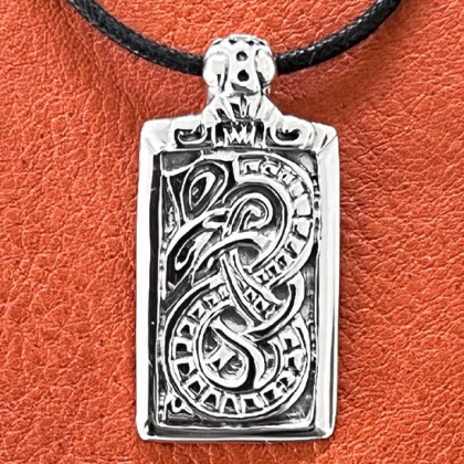 Runic beast silver pendant in the group Jewellery / Viking pendants at Handfaste (4267)