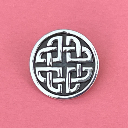 Silverbrosch   Piktisk knut  2,5 cm i gruppen  Accessoarer  / Mantelspnnen och broscher hos Handfaste (4608)