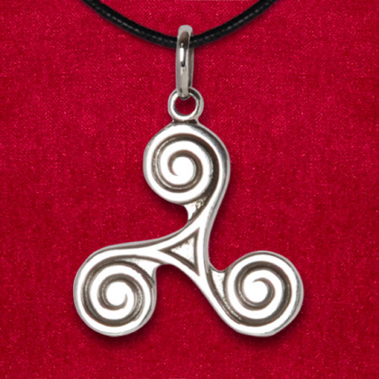 Silverhänge   Triskel  2,5 cm i gruppen Smycken / Keltiska hängsmycken hos Handfaste (4713)