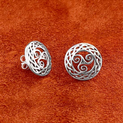  Studs   Triskelion in the group Jewellery / Earrings at Handfaste (4808)
