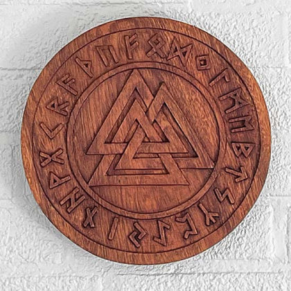 Wood carving   Valknut in the group Iron & wood / Wood carvings at Handfaste (7026)