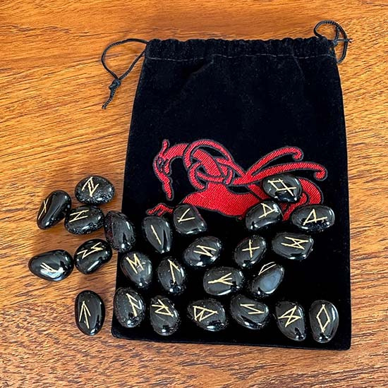 Sp�runor svart onyx