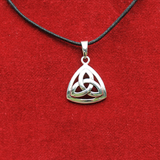 H�ngsmycke triquetra